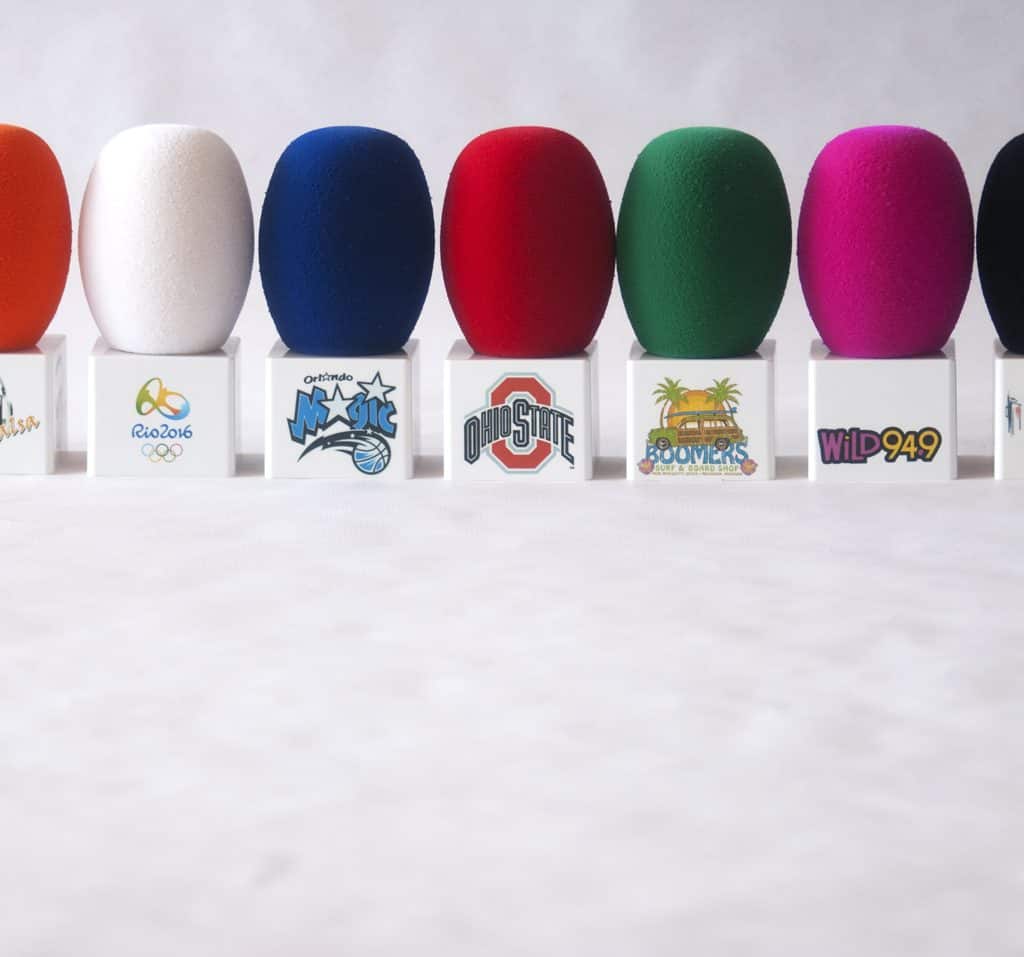 Micrófono con logo